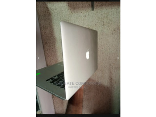 Laptop Apple MacBook Pro 16GB Intel Core I7 SSD 256GB